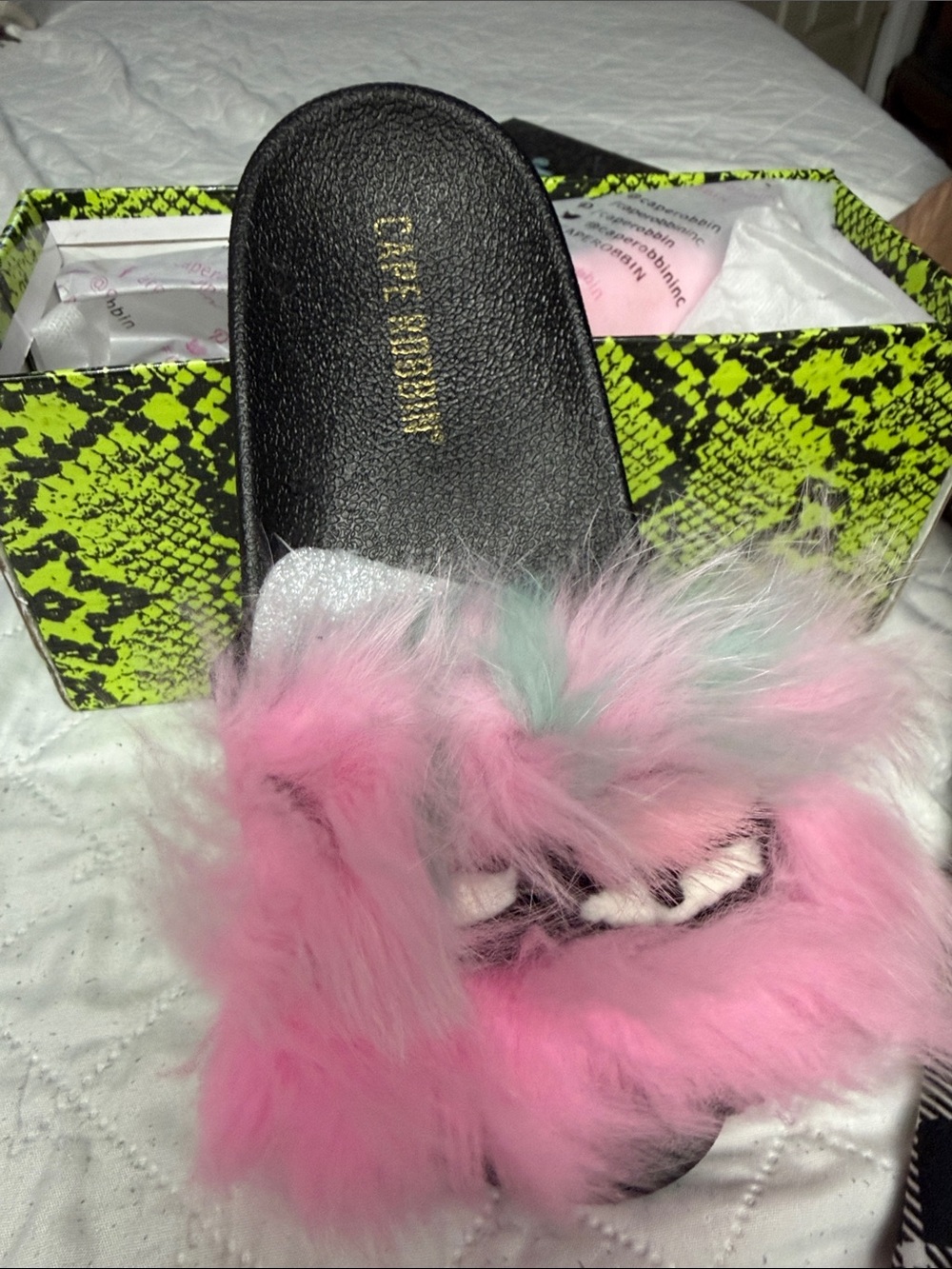 Cape Robbin Pink Fur Slide Sandal with Mint Accent size 7